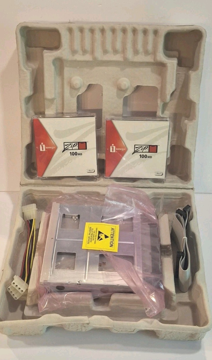 Iomega Model Z100ATAPI Zip internal Drive P/N 30099400 + 2 Discs 100mb