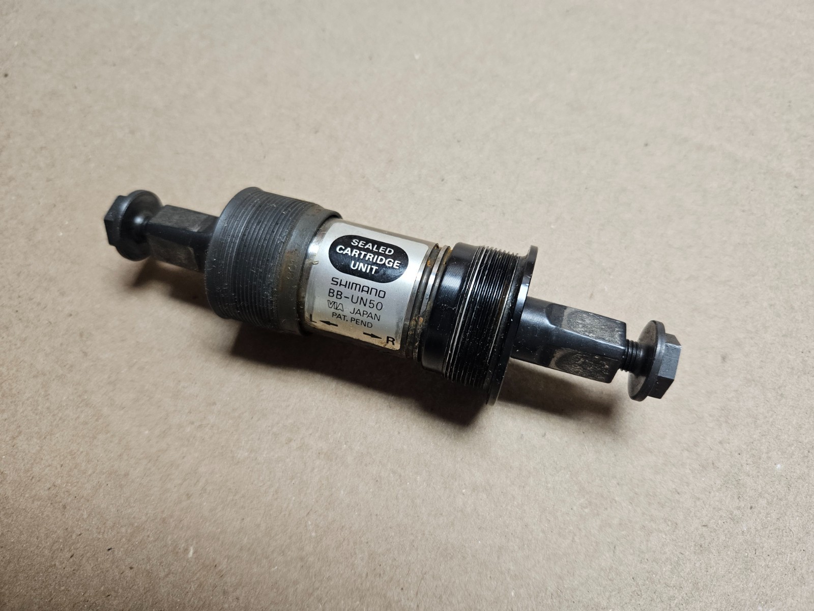 Shimano BB-UN50 Bottom Bracket 68mm Shell x 125mm Spindle English Thread Japan