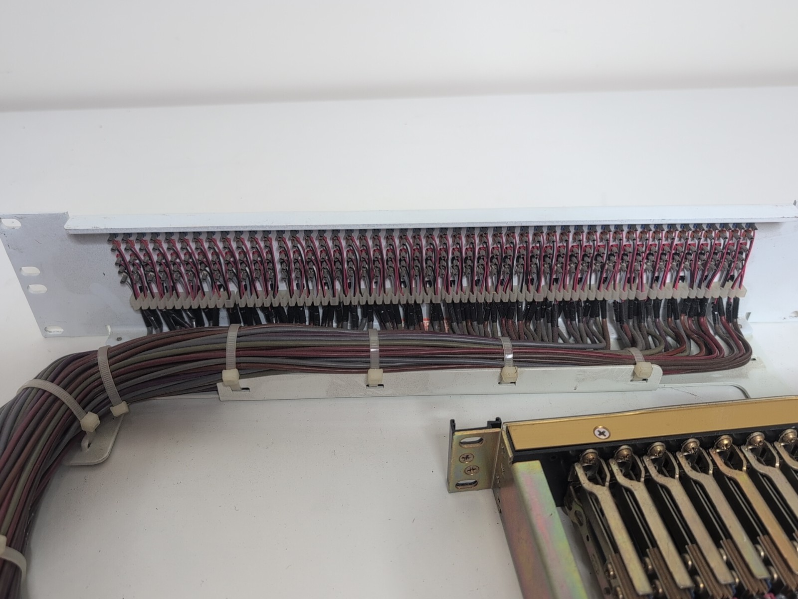 ADC Ultrapatch 48 Point Patchbay Panel Cables Pro Patch Bay