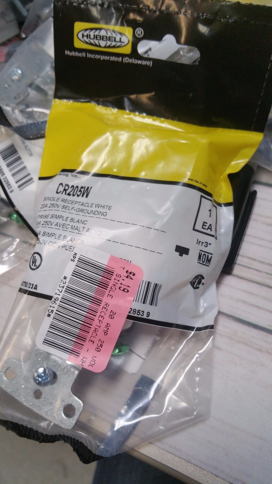 Lot of 5 New HUBBELL CR205W 20A 250V Single Receptacle White Self Grounding
