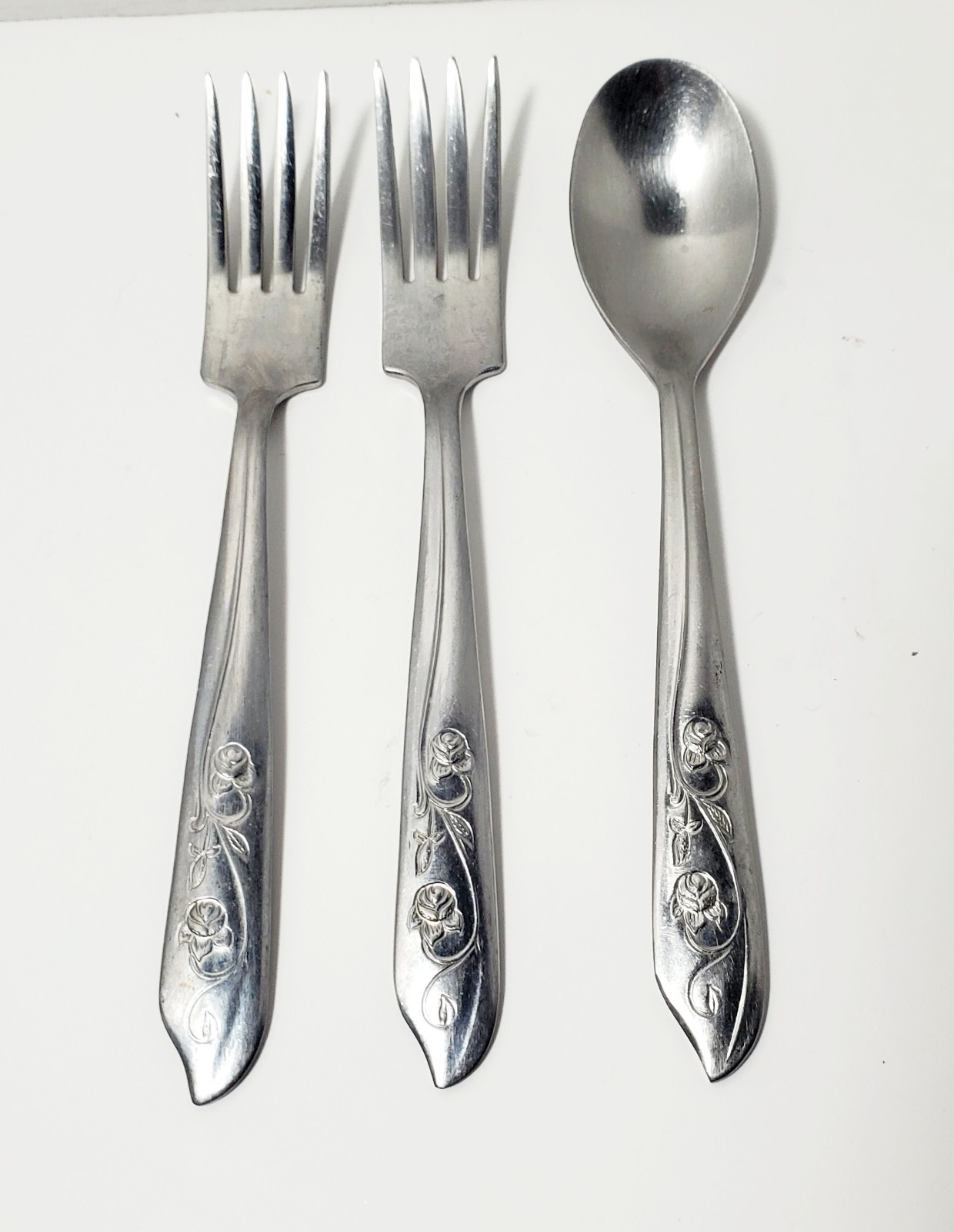Set Of 3 Kingsway Stainless Alliance 2 Salad Forks & 1 Teaspoon Rose Leaf Ohio
