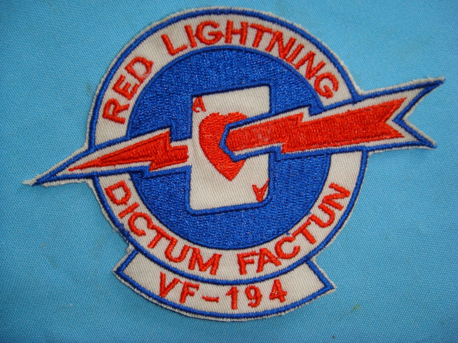 VIETNAM WAR PATCH, US NAVY FIGHTING SQUADRON VF-194 RED LIGHTNING