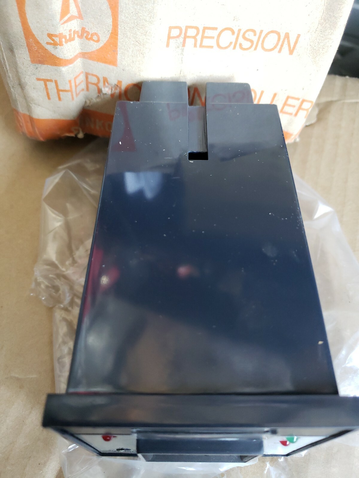 Shinko Precision DD-721-R/E 0-399ºC Thermo Controller