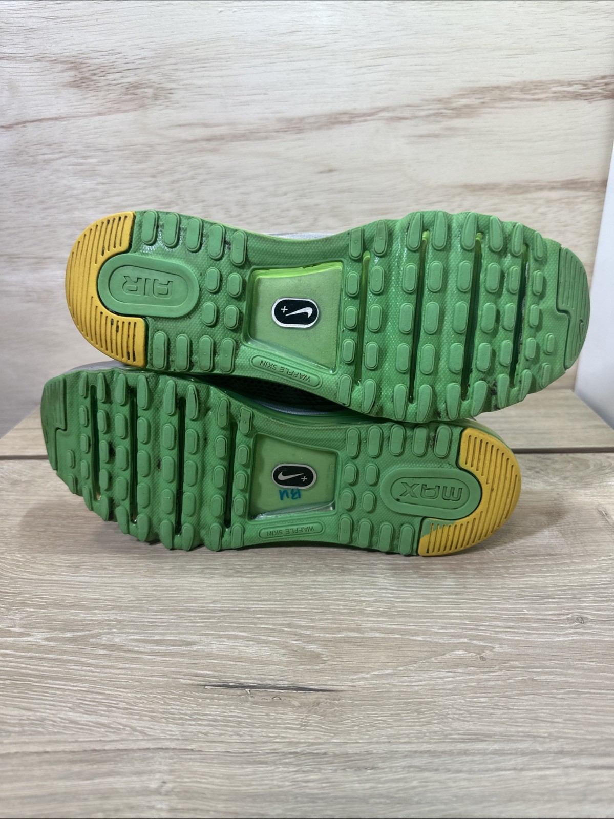 2013 Nike Air Max Mens 9.5 Silver Grey Green Yellow Waffle Skin Fitsole