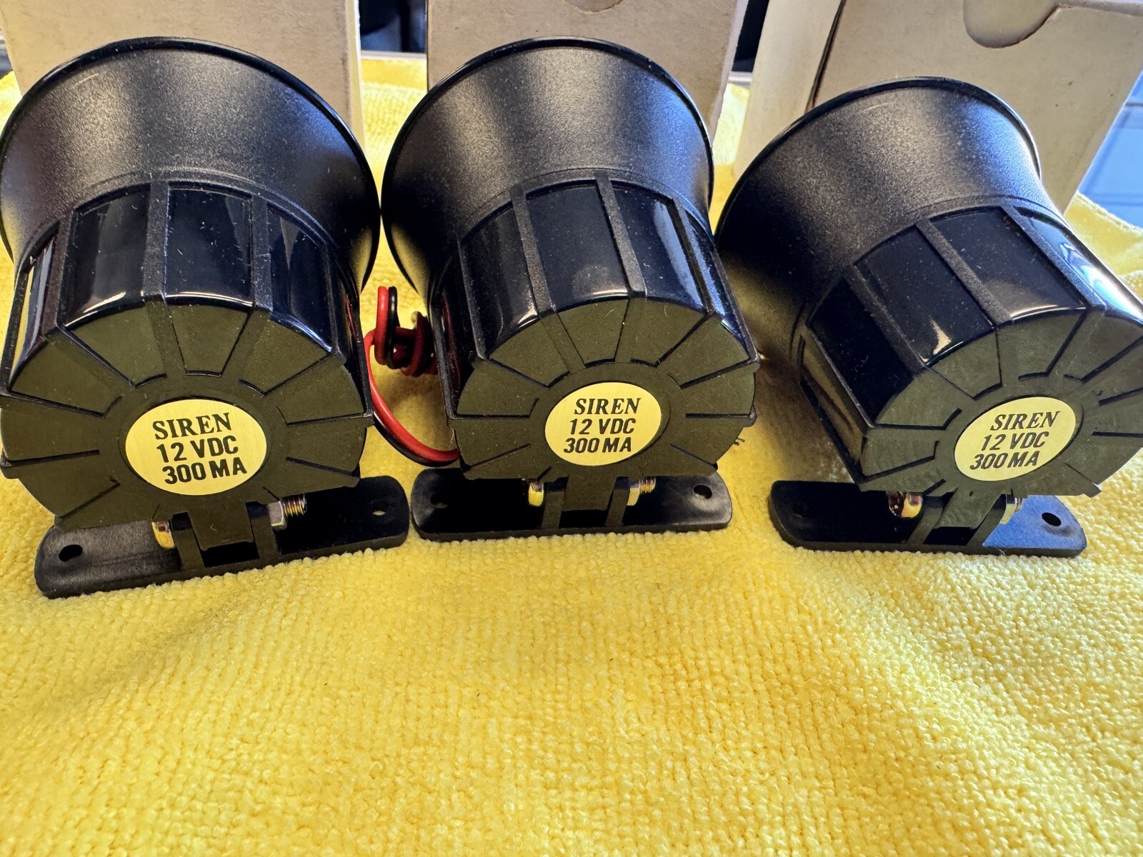 Small Car Alarm Siren Same size as a DEI 514L