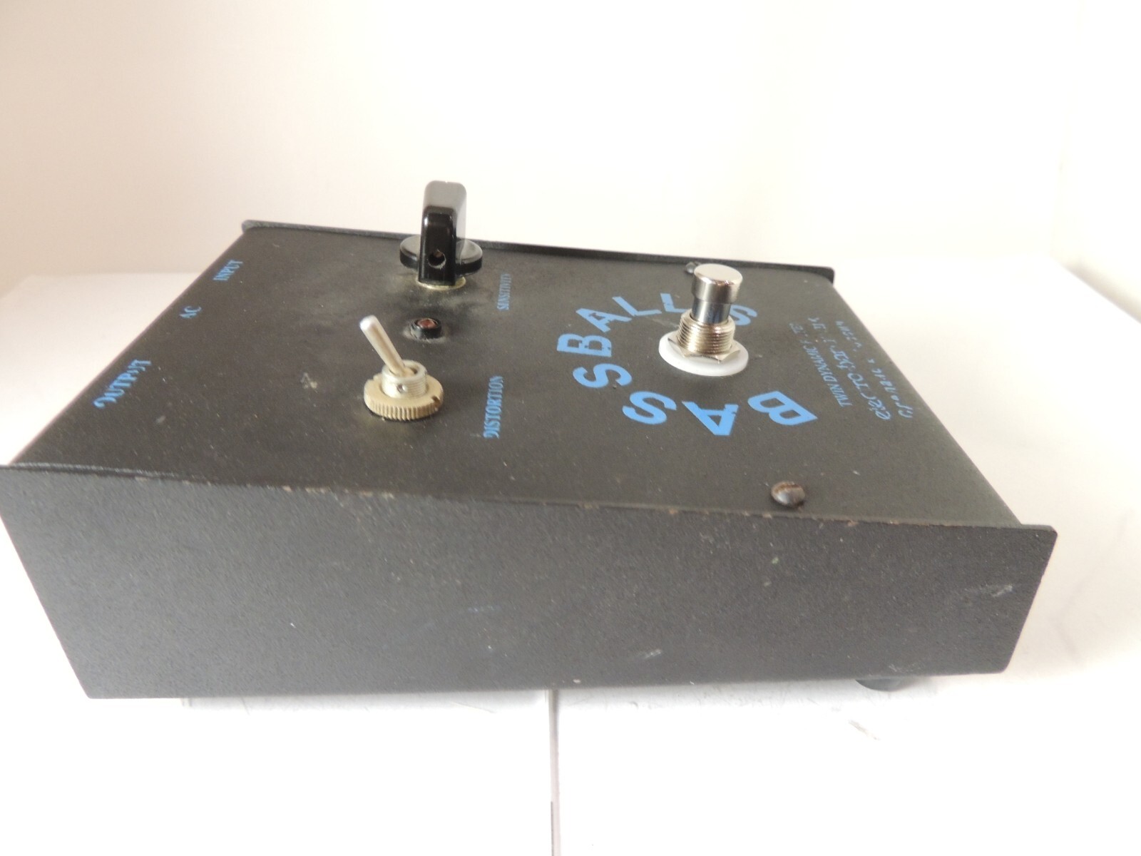 Electro Harmonix Sovtek BassBalls Bass Envelope Filter Effects Pedal Black Box