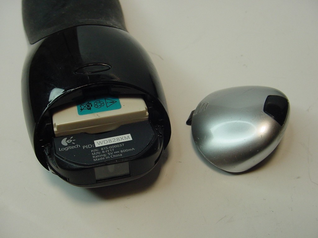 LOGITECH HARMONY ONE REMOTE CONTROL w/ BATTERY R-IY17