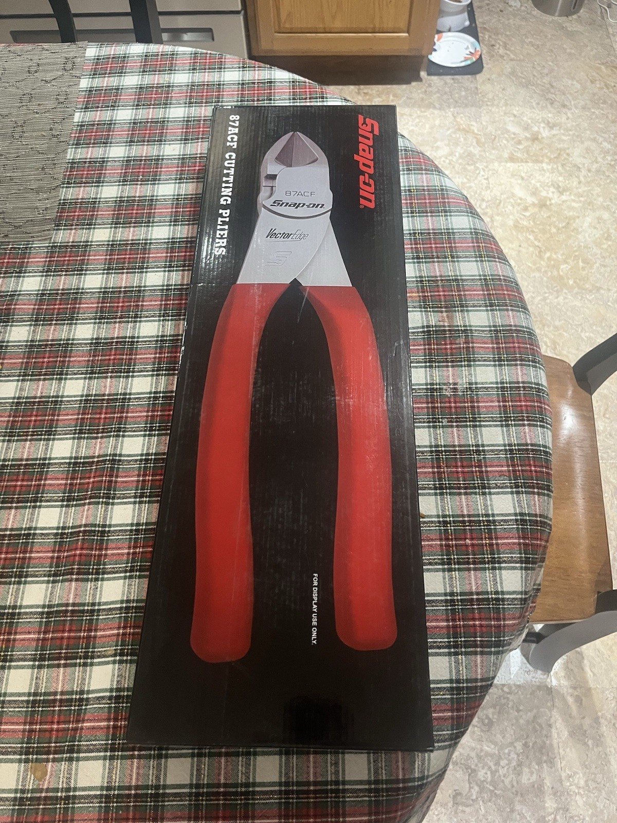 Snap On Wall Display Cutters. Red.