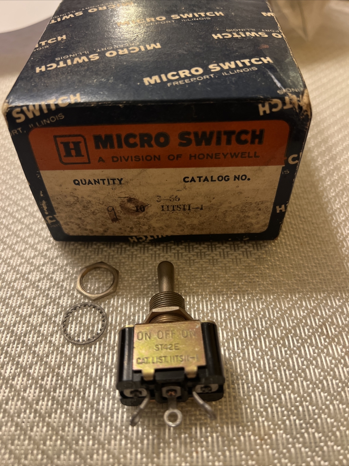Micro Switch 11TS11-1 On-Off-On SPDT Toggle Switches  ST42E NOS Screws Included