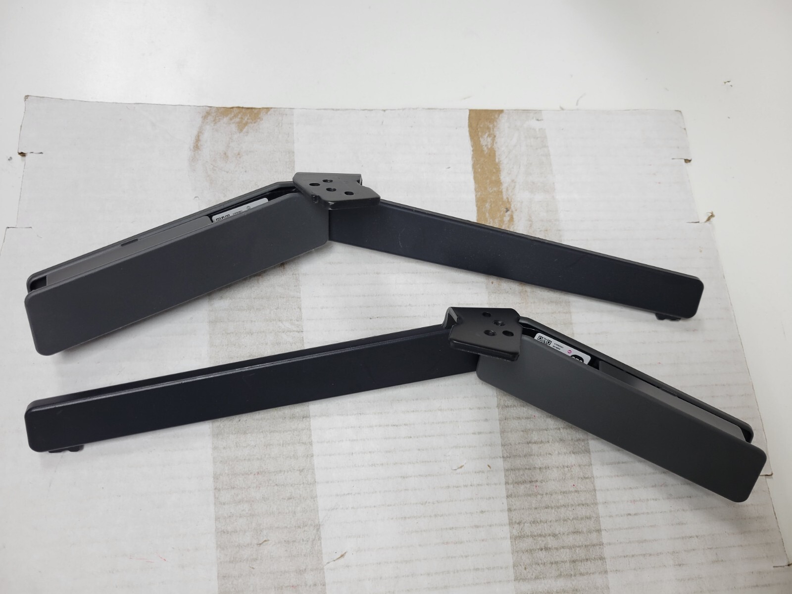 Sony XBR-55X800G TV LEGS  4-745-694-01 4-745-693-01 DMG NO CUSHIONS