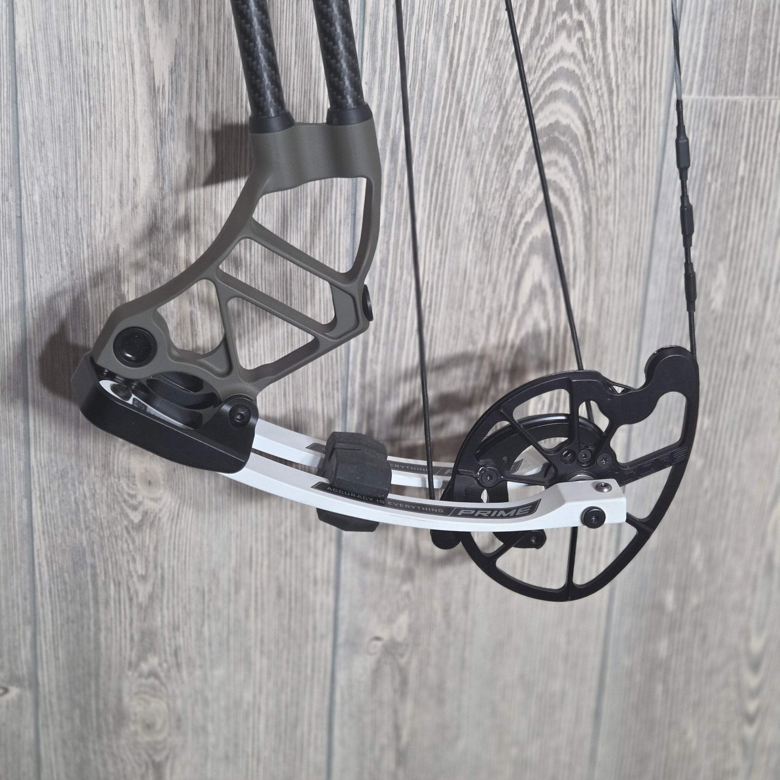 Prime Form 60-70# Morrel Riser White limbs