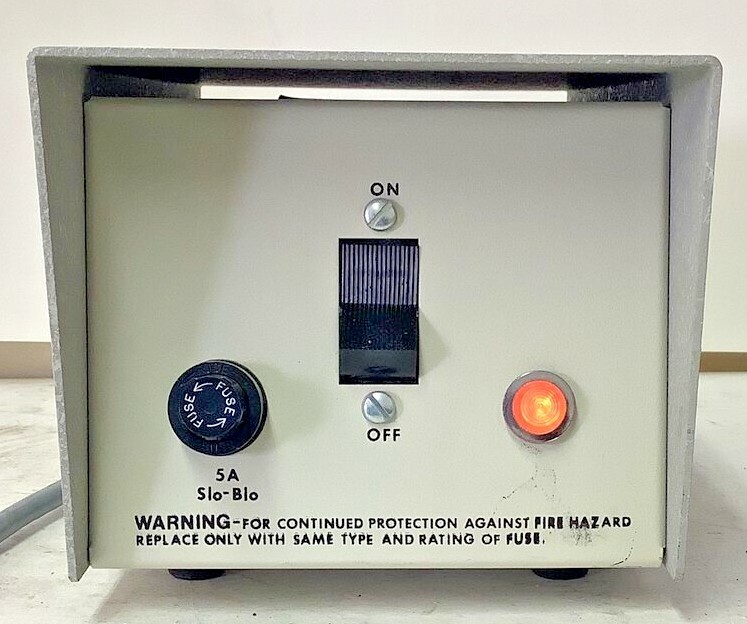 Electro Powerpacs Cambridge Corp Mass Model: 1100 Light Source Power Supply