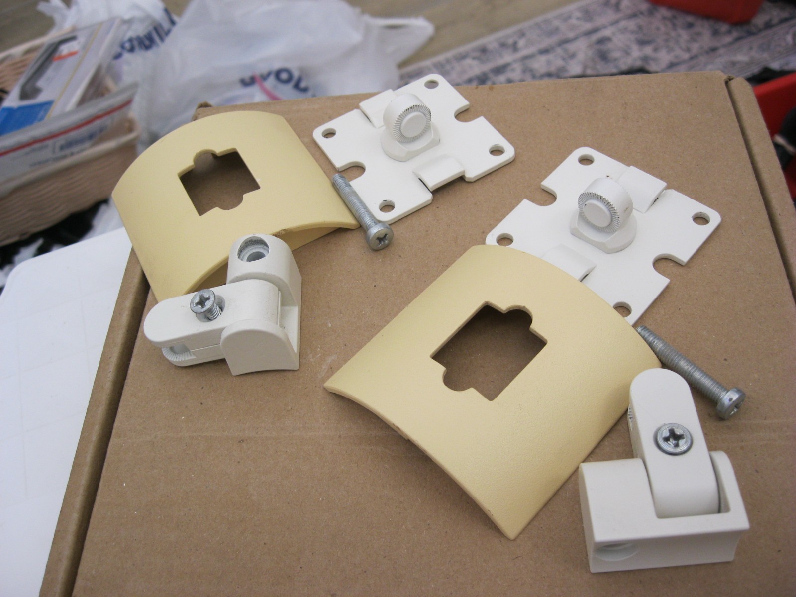 2 Bose UB-20 Wall Mount Brackets For Jewel Cube Speakers - FREE SHIPPING