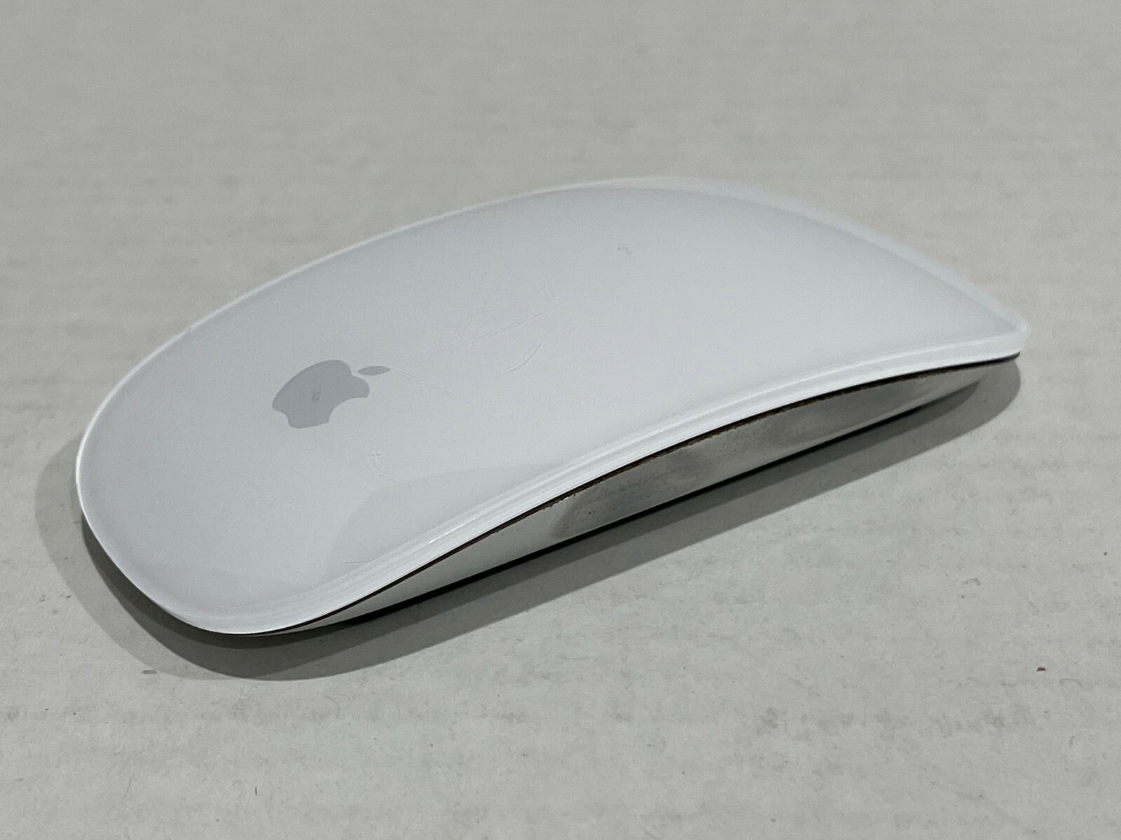 Genuine Apple Mouse A1296 Vdc White Bluetooth Used