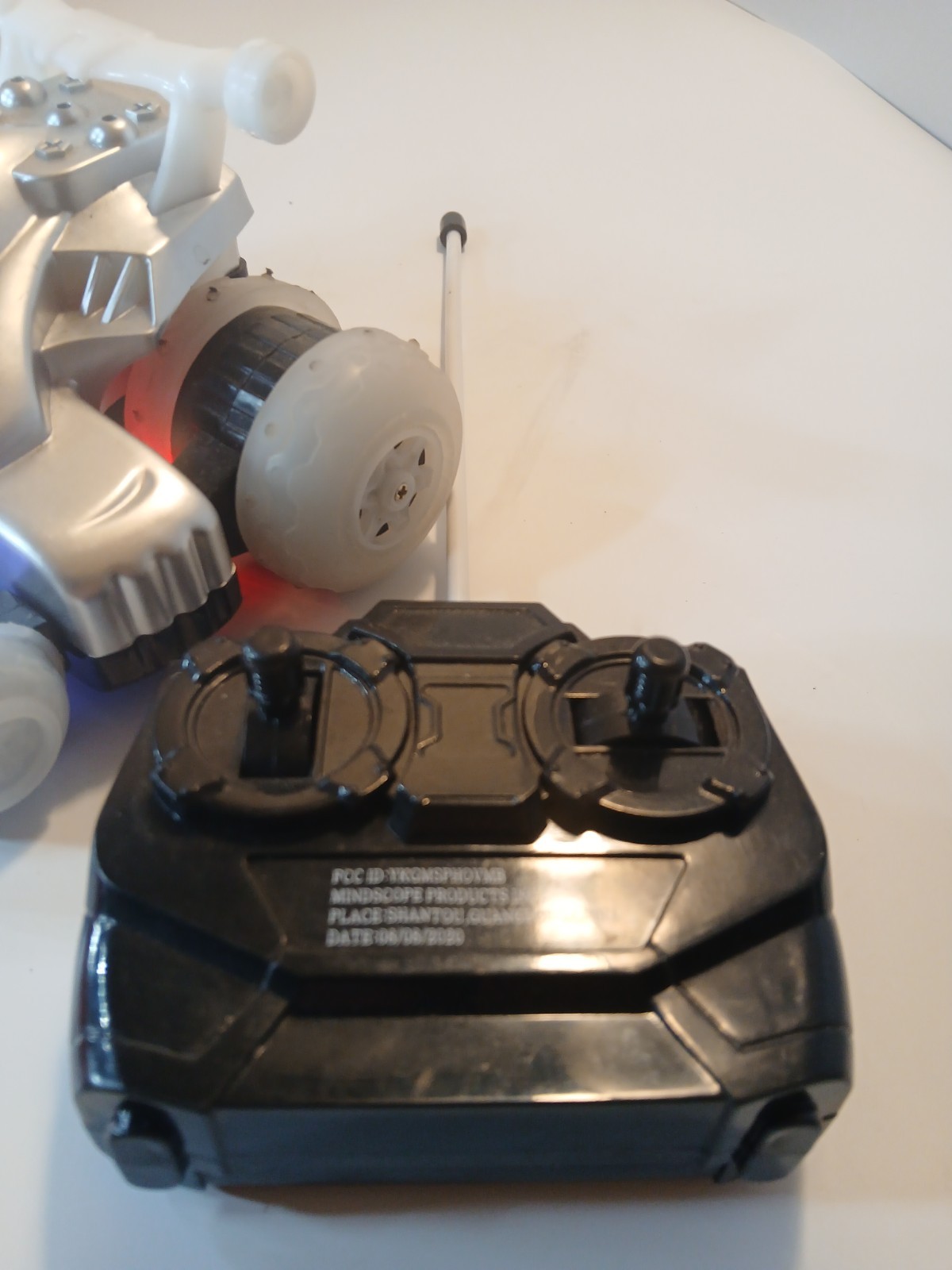 Mindscope HOVER-QUAD Mini Radio Control Stunt Action Light Up White