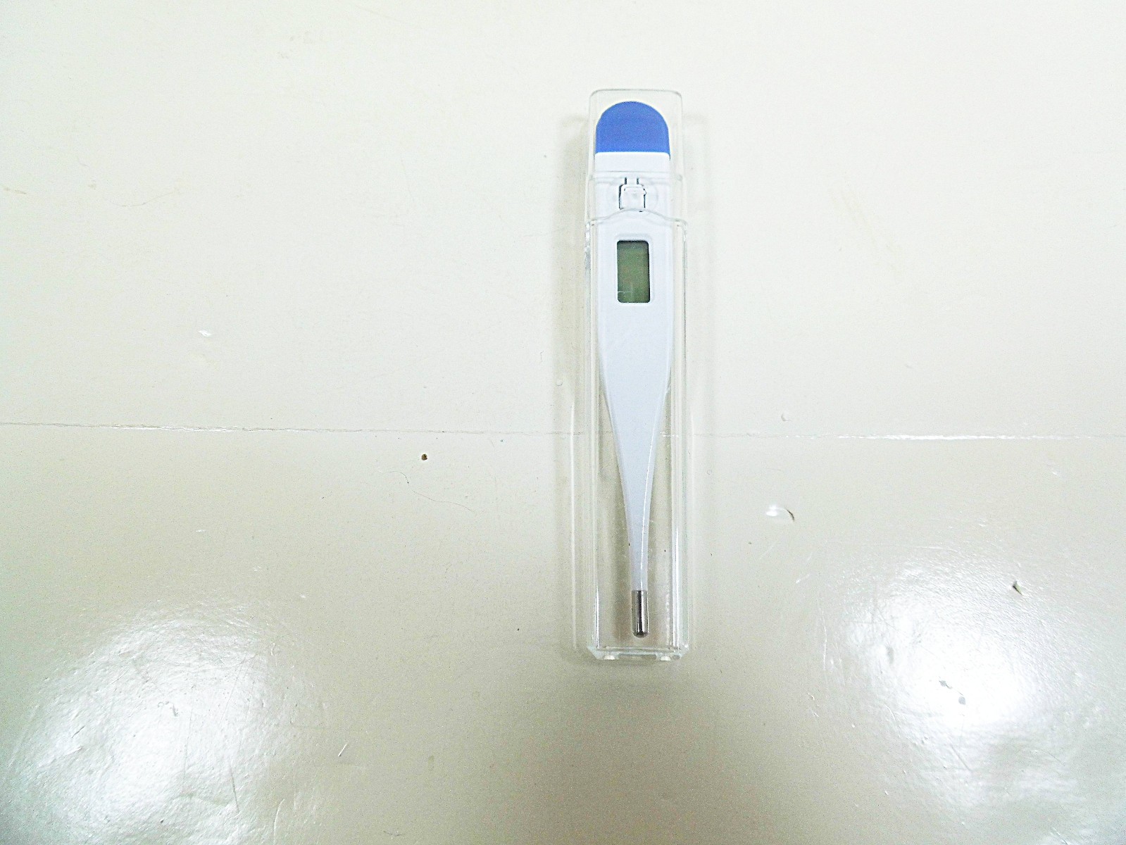 Digital Thermometers LCD Display with Storage Case & Instructions Thermometers