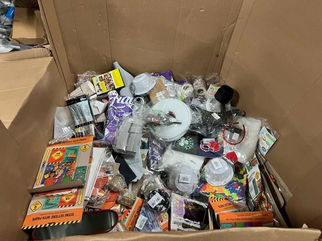 Retail Liquidation Bulk Box – Amazon, TJ Maxx, Macy’s Mixed Merchandise Lot