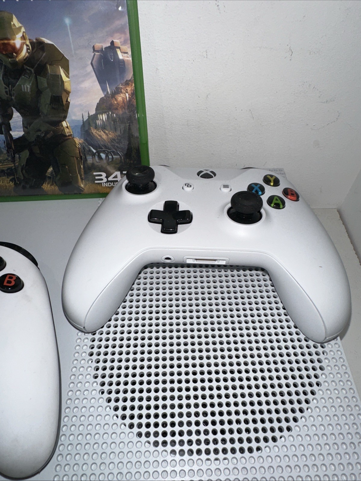 Microsoft Xbox One S 500GB White - Model 1681 - 2 Controllers & Video Game