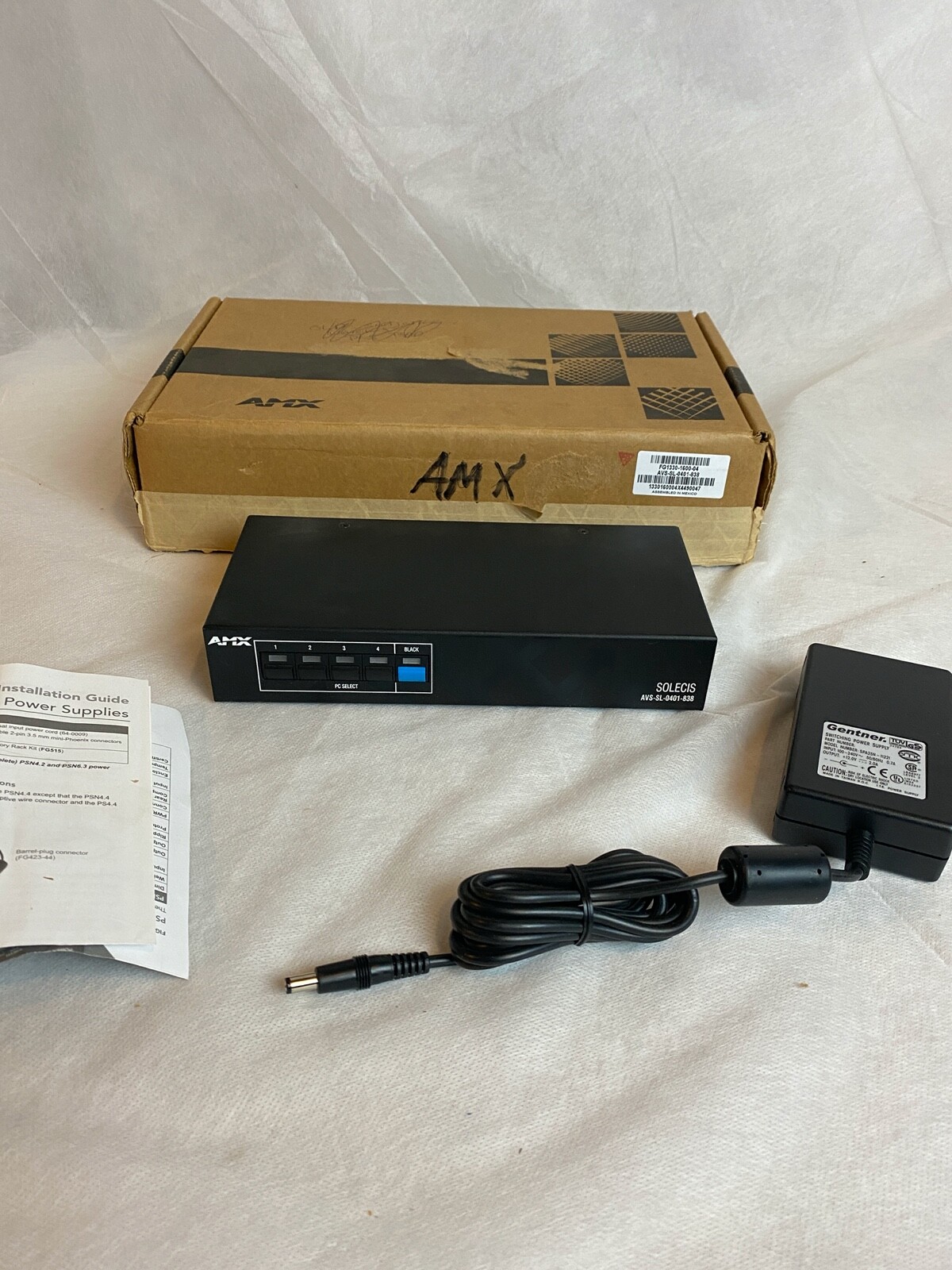 AMX Solecis AVS-SL-0401-838 4x1 RGBHV HD-15, Video/Audio Stereo Switcher NEW