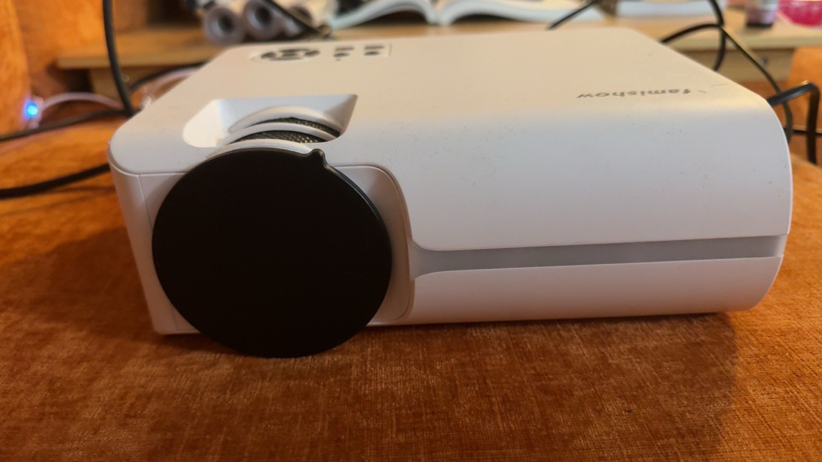 Famishow White Desktop Projector with HDMI & USB Connectivity