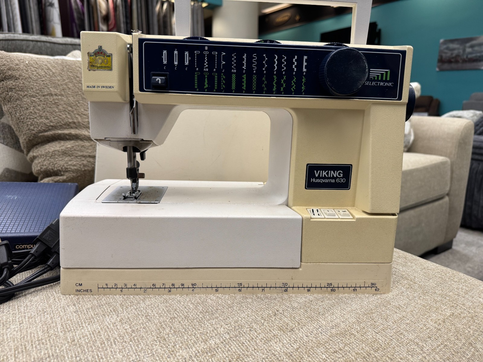 Viking 630 Sewing Machine Selectronic w/ Pedal Working  Husqvarna