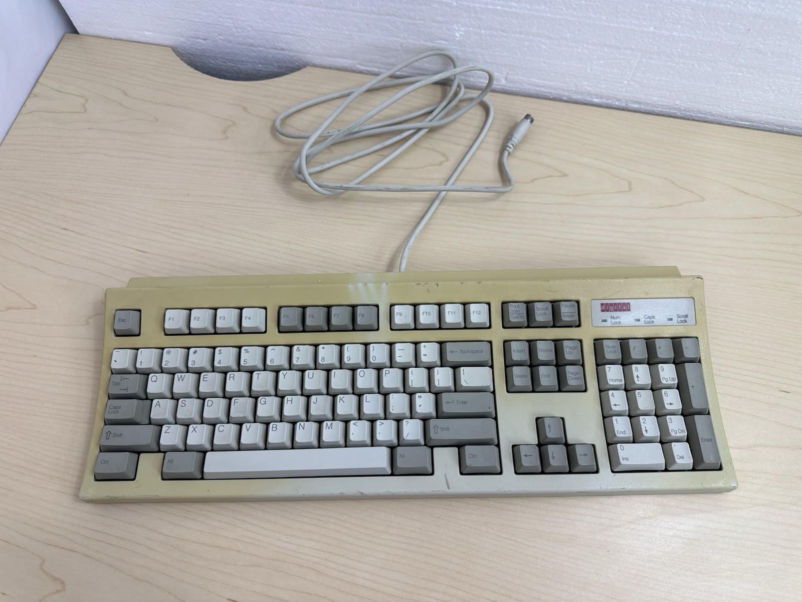 Vintage Digital Keyboard Model RT101 Beige Untested