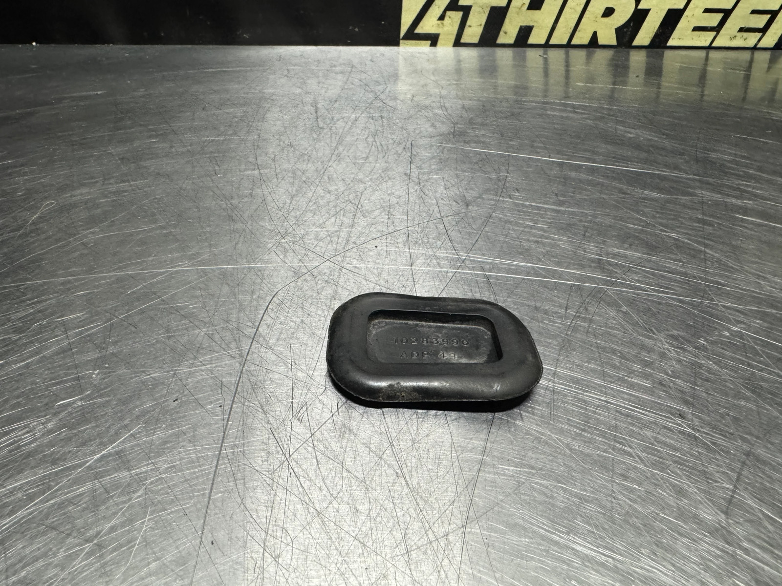 97-04 C5 CORVETTE DOOR BOTTOM ACCESS DRAIN PLUG 10283990 OEM #N581