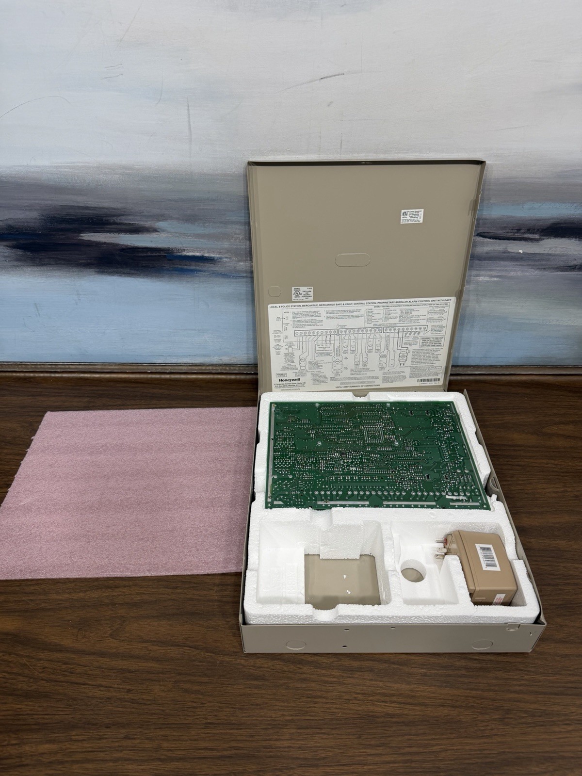 Honeywell Ademco Vista-128BP Control Panel and Box Untested