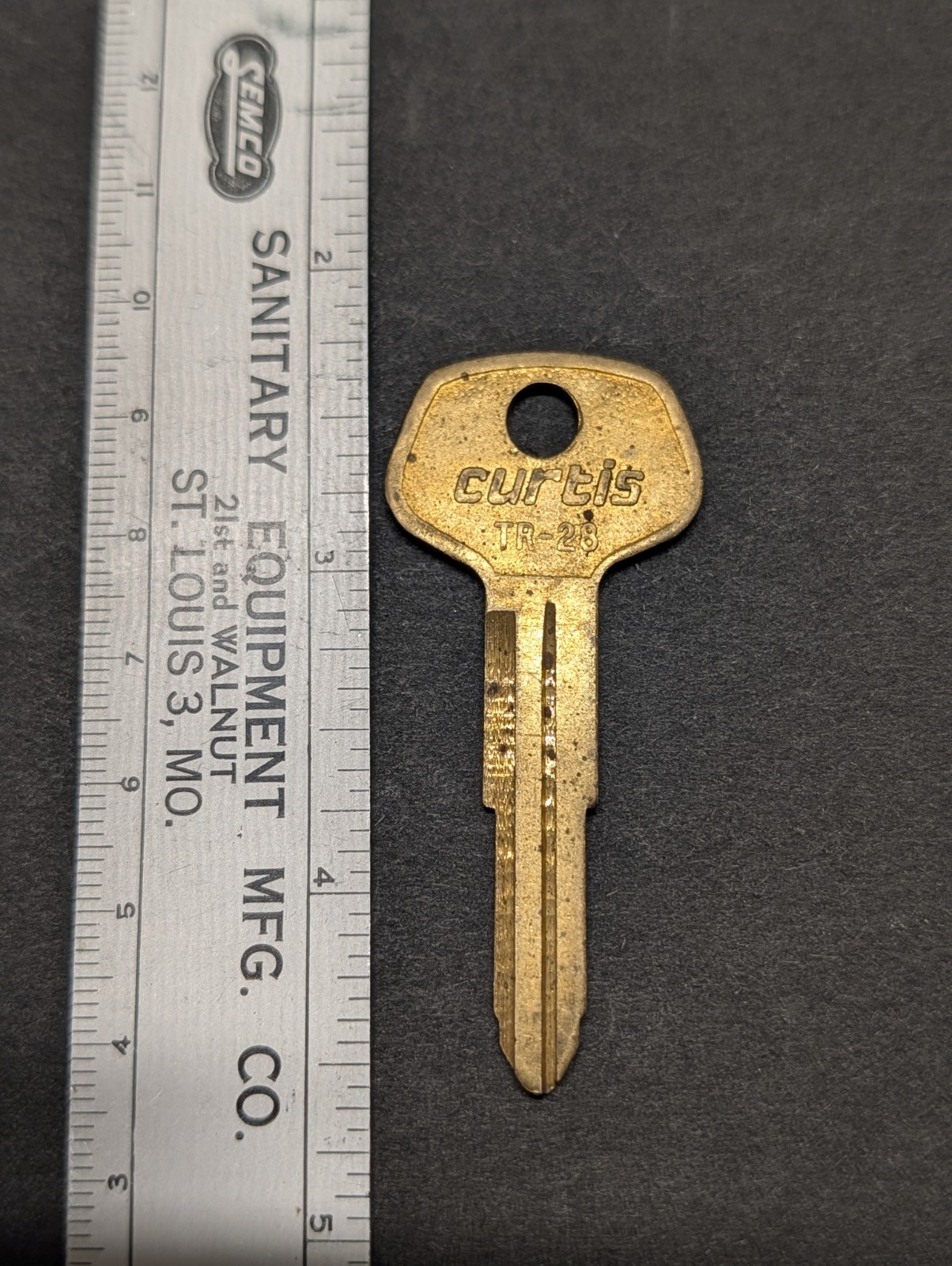 NOS UNCUT Curtis TR-28 key blank made in USA