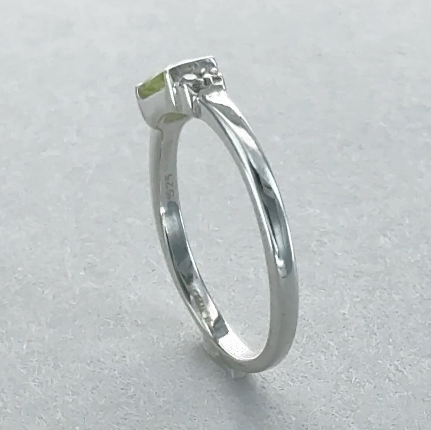 Square / Rectangle PERIDOT Ring with CZ Multiple Sizes 925 STERLING SILVER #47e