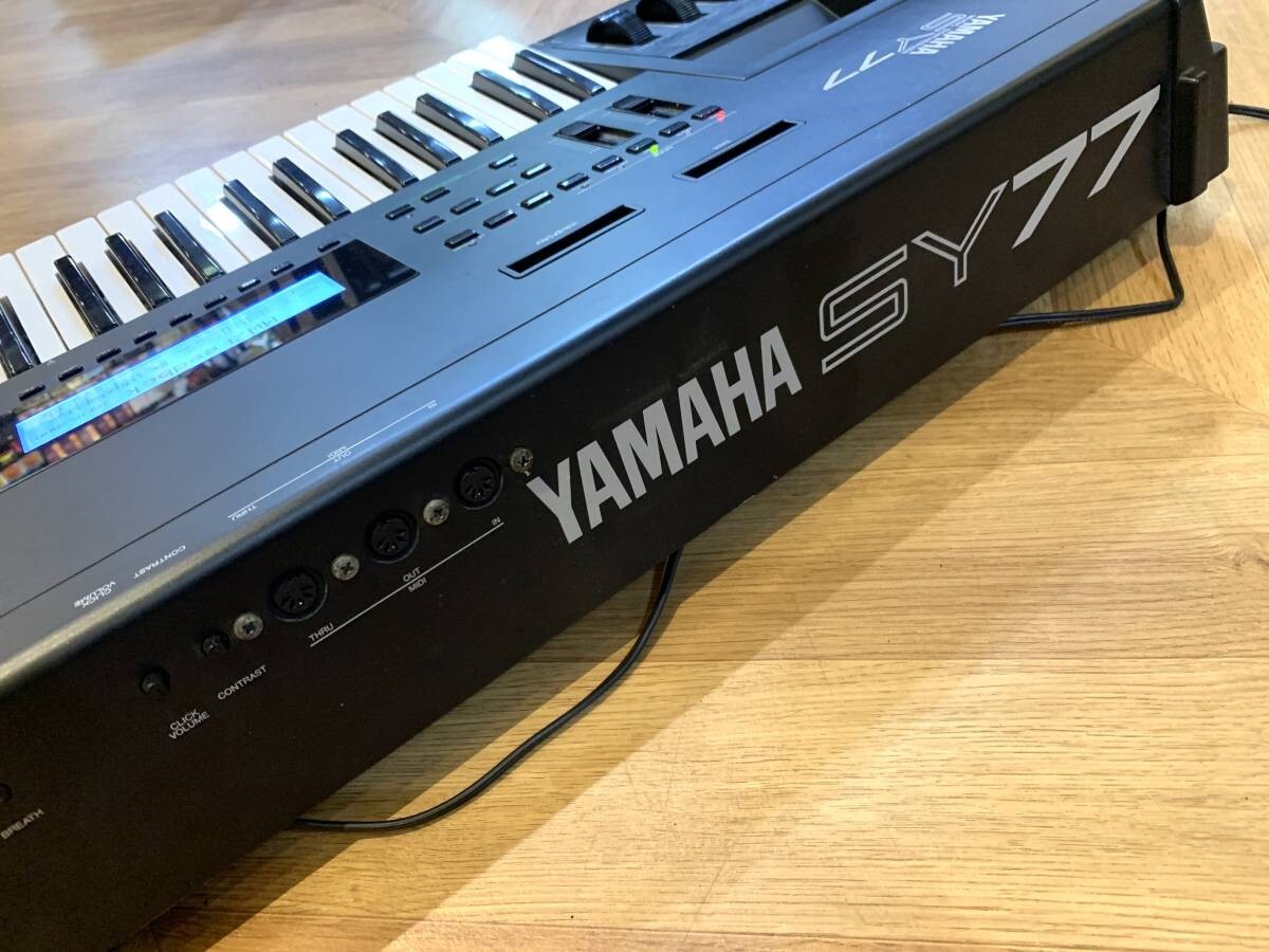 Yamaha SY77 Synthesizer Keyboard 61-Keys Black keyboard Music