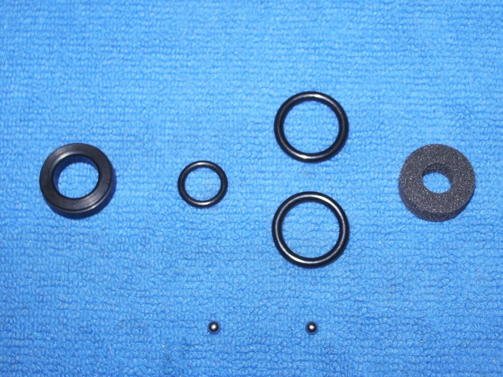 DAISY MODEL 880 POWERLINE SEAL SET WITH CHAMBER SEAL, O-RINGS, & 2 SAFETY BALLS