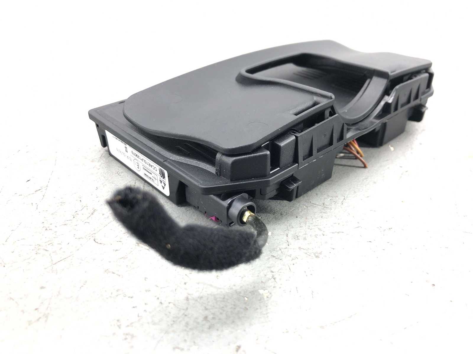 2012-2019 BMW 640I CENTER CONSOLE WIRELESS CHARGING PAD 13399710 OEM