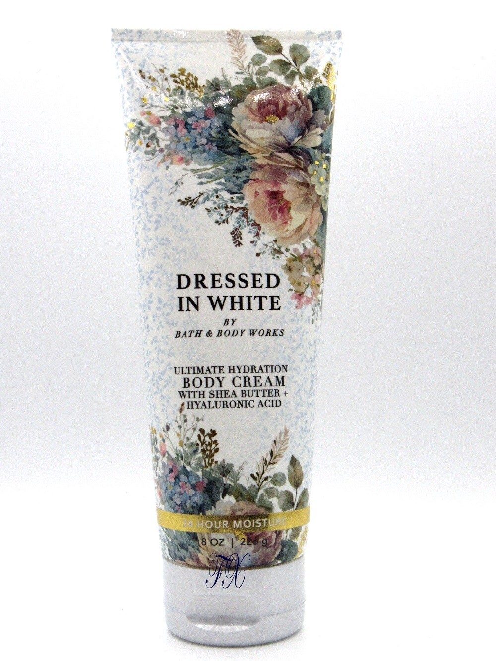 BATH & BODY WORKS DRESSED IN WHITE BODY CREAM 8 OZ