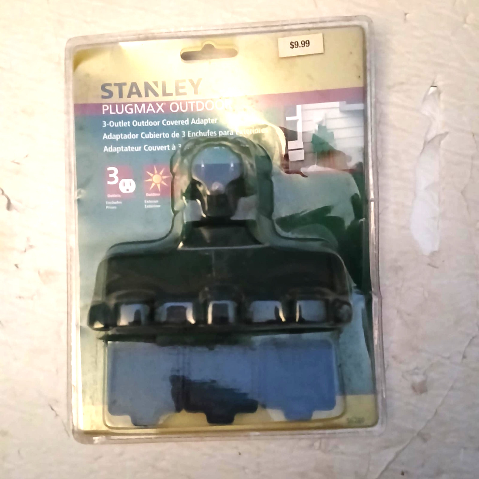 Stanley PlugMax 3 Outdoor tap weatherproof covered outlets  Christmas Lights