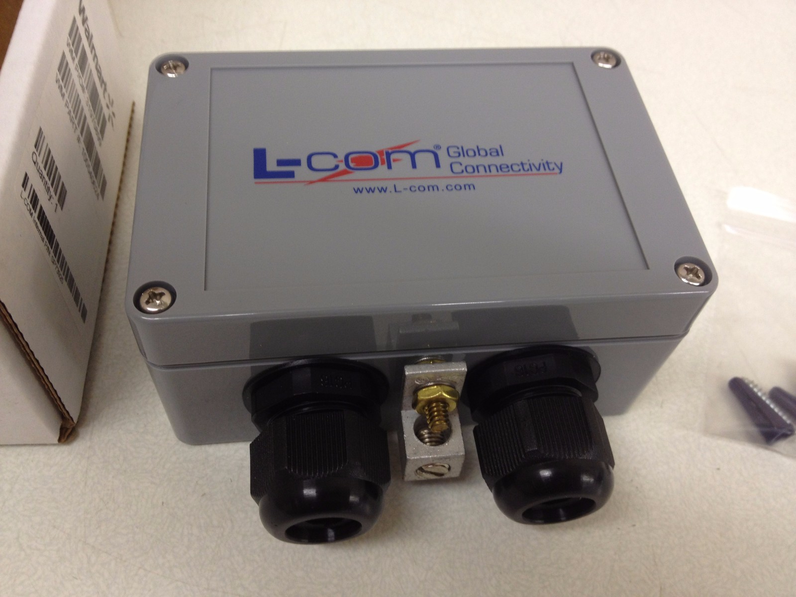 NEW L-Com CAT5e Weatherproof Lightning Surge Protector SP73925