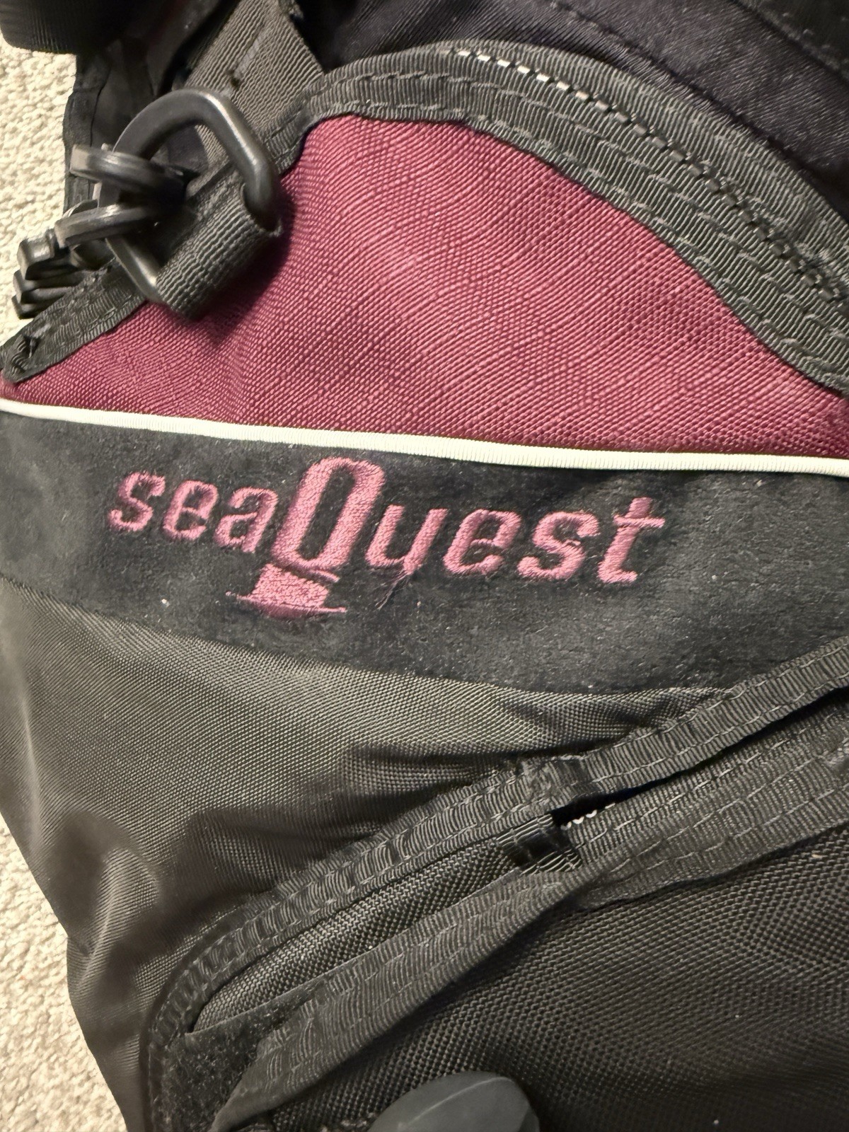 SeaQuest Diva BCD Medium Size w/ Tank Traction & Dive Knife Set Pre-Owned