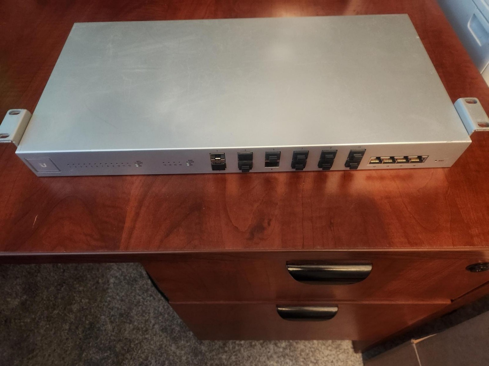 Ubiquiti Networks US16XG 10G 16-Port Managed Aggregation Switch