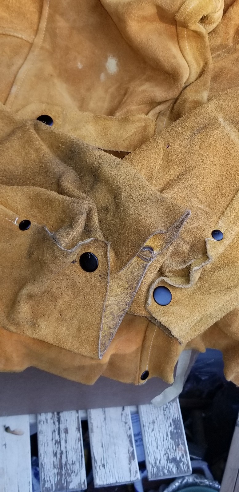 SUEDE WELDING JACKET AND JACKSON SAFETY GOGGLES SIZE MEDIUM