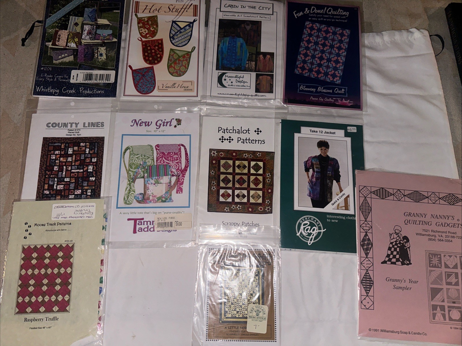 Quilt Patterns Lot Of Various Artists Vintage Assorted Sewing Patterns, And Kits