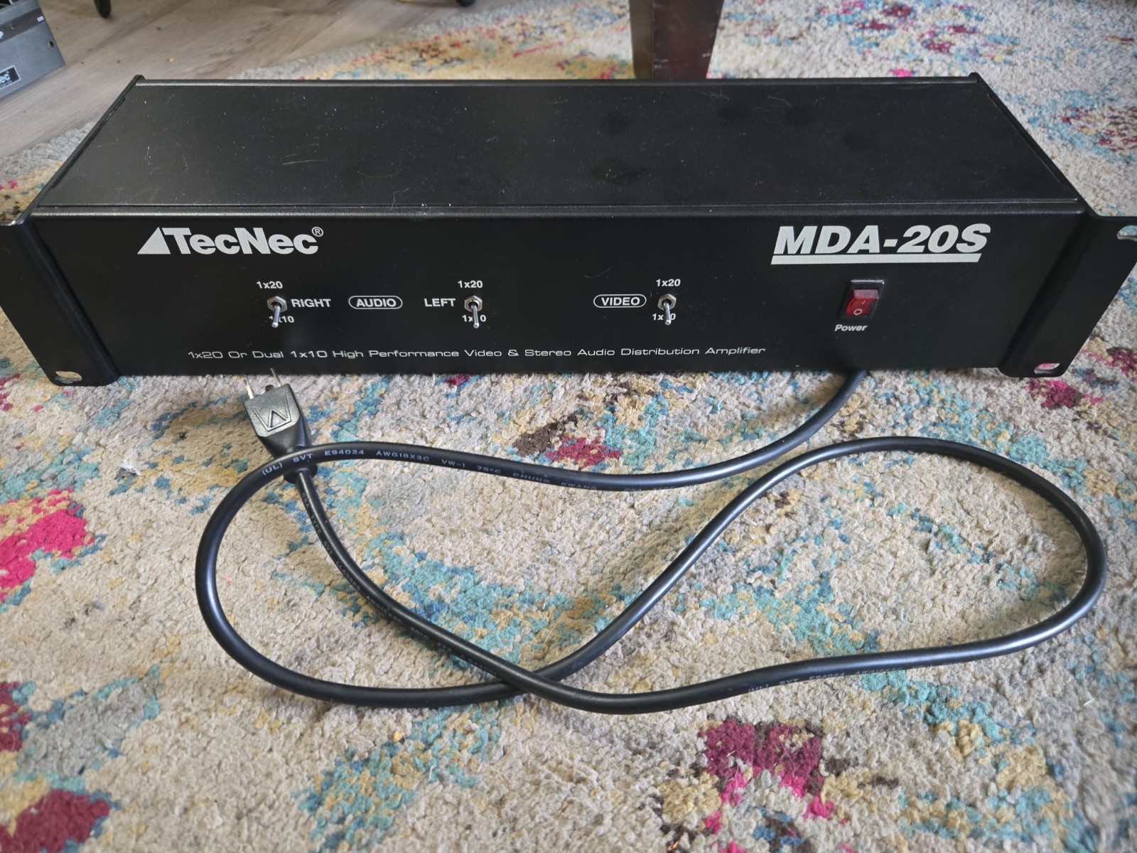 TecNec MDA-20S High Performance AV Distribution Amplifier *POWERS ON*