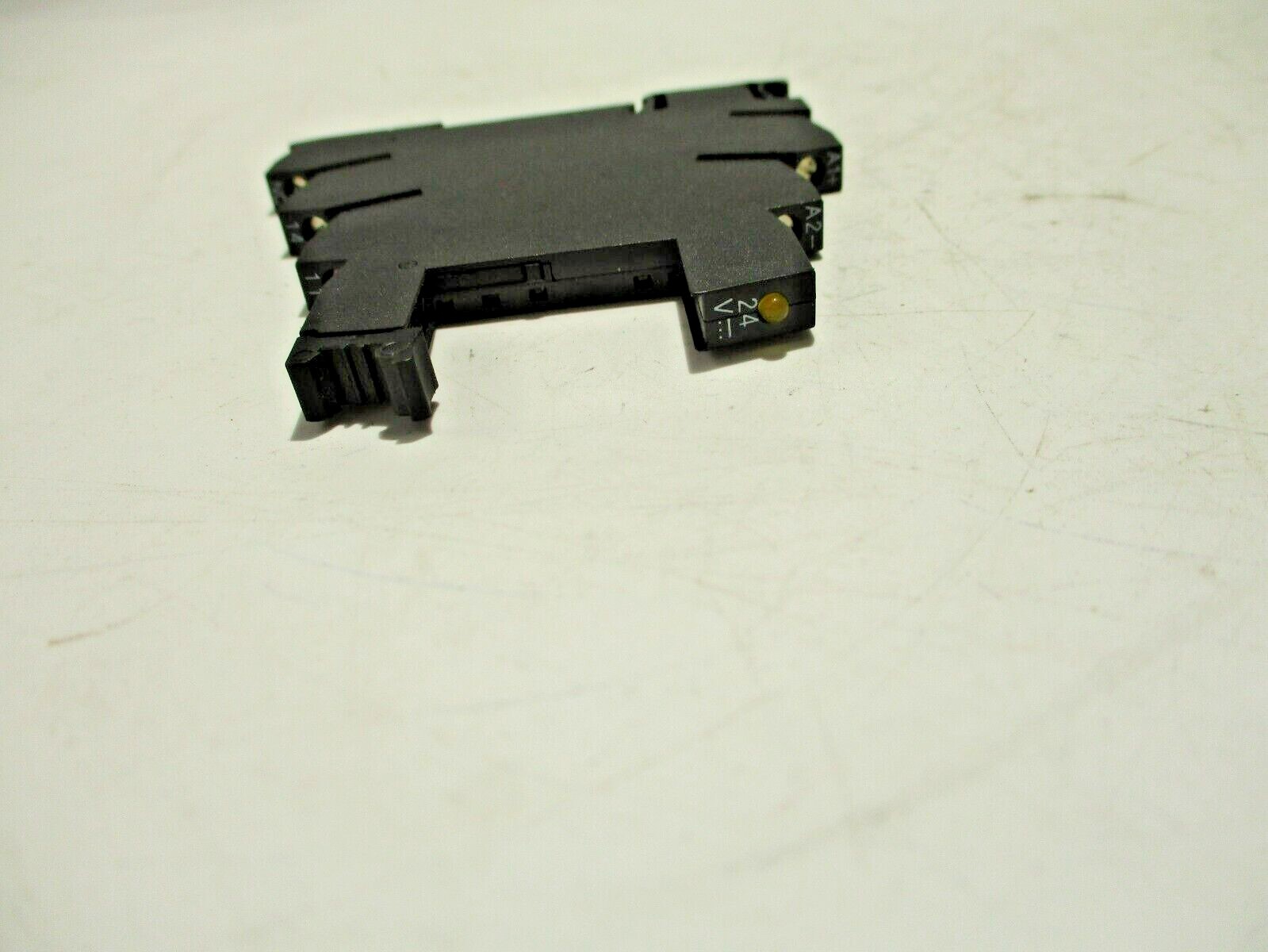 NEW CRYDOM DRSCN24 RELAY SOCKET