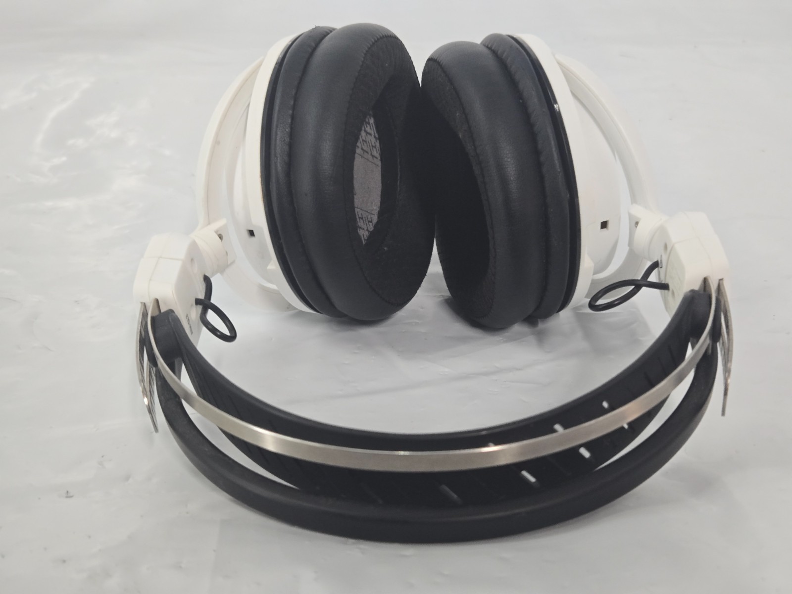 Audio-Technica High-Fidelity Closed-Back Wired Gaming Headset - Missing Cables