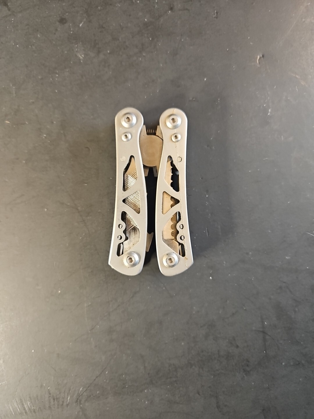 4.5" Multitool Bold