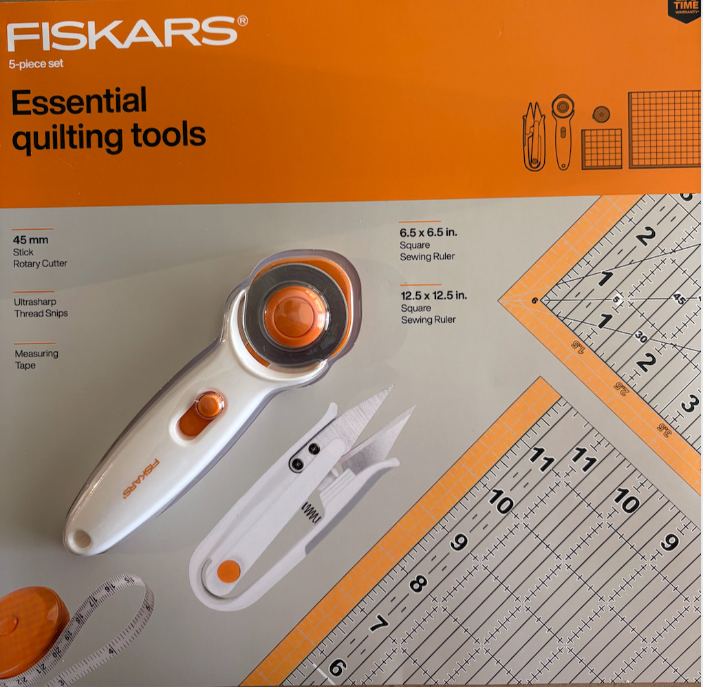 FISKARS 5 piece set Essential Quilting Tools - Cutter Snips Measuring Tape Ruler