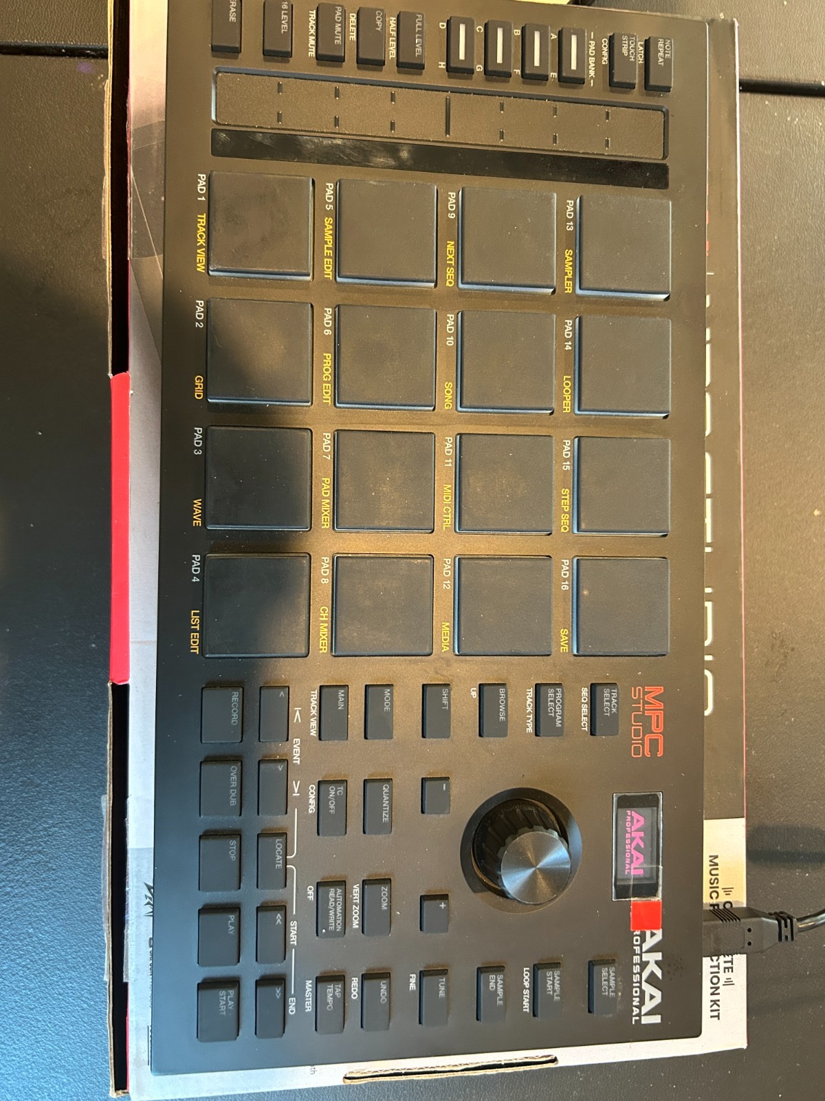 Akai Professional MPC Studio Controller + MPC Software – Great Condition, Light