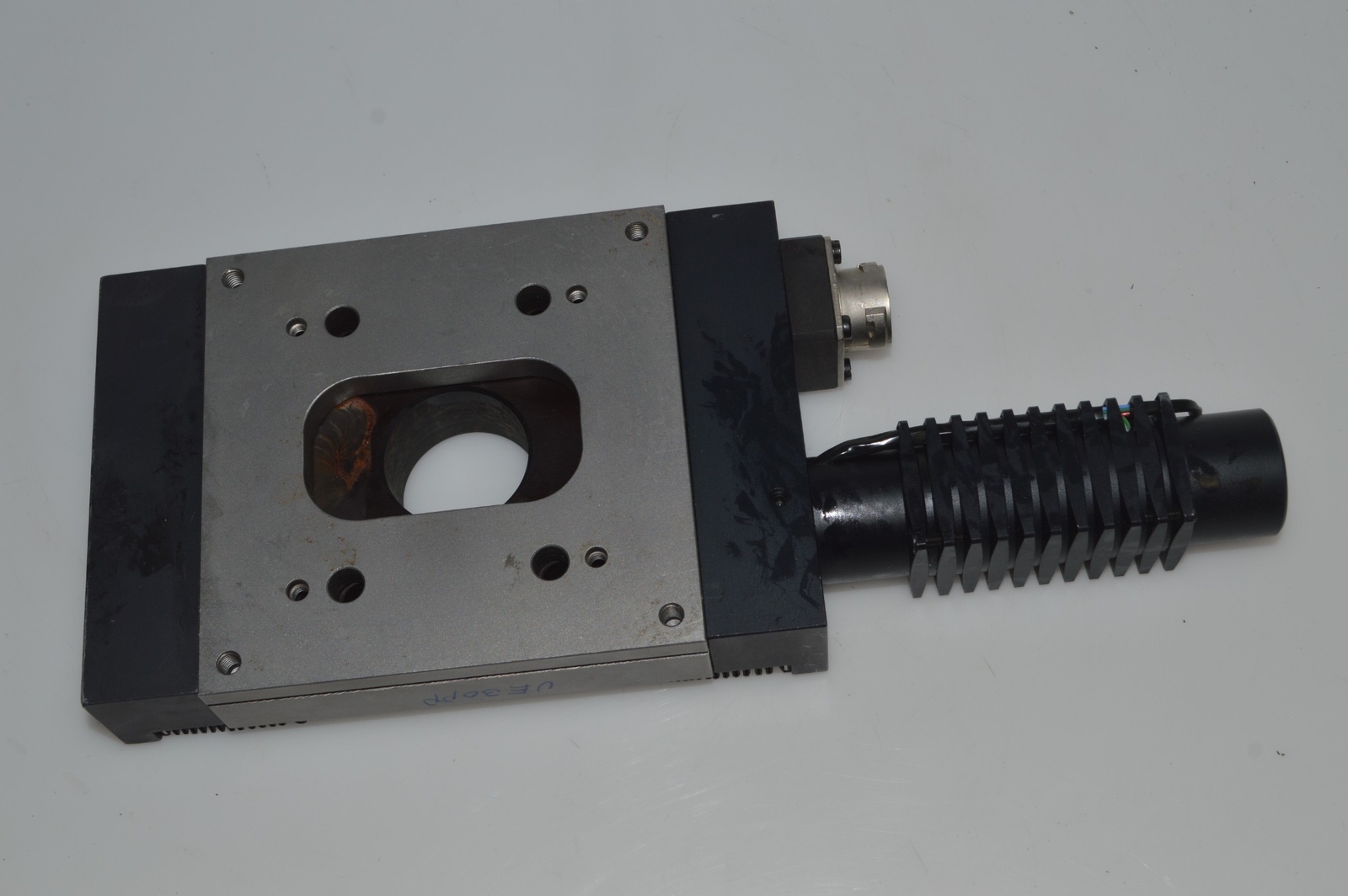*TC* MICRO CONTROLE MOTORIZED LINEAR STAGE (TAF72)