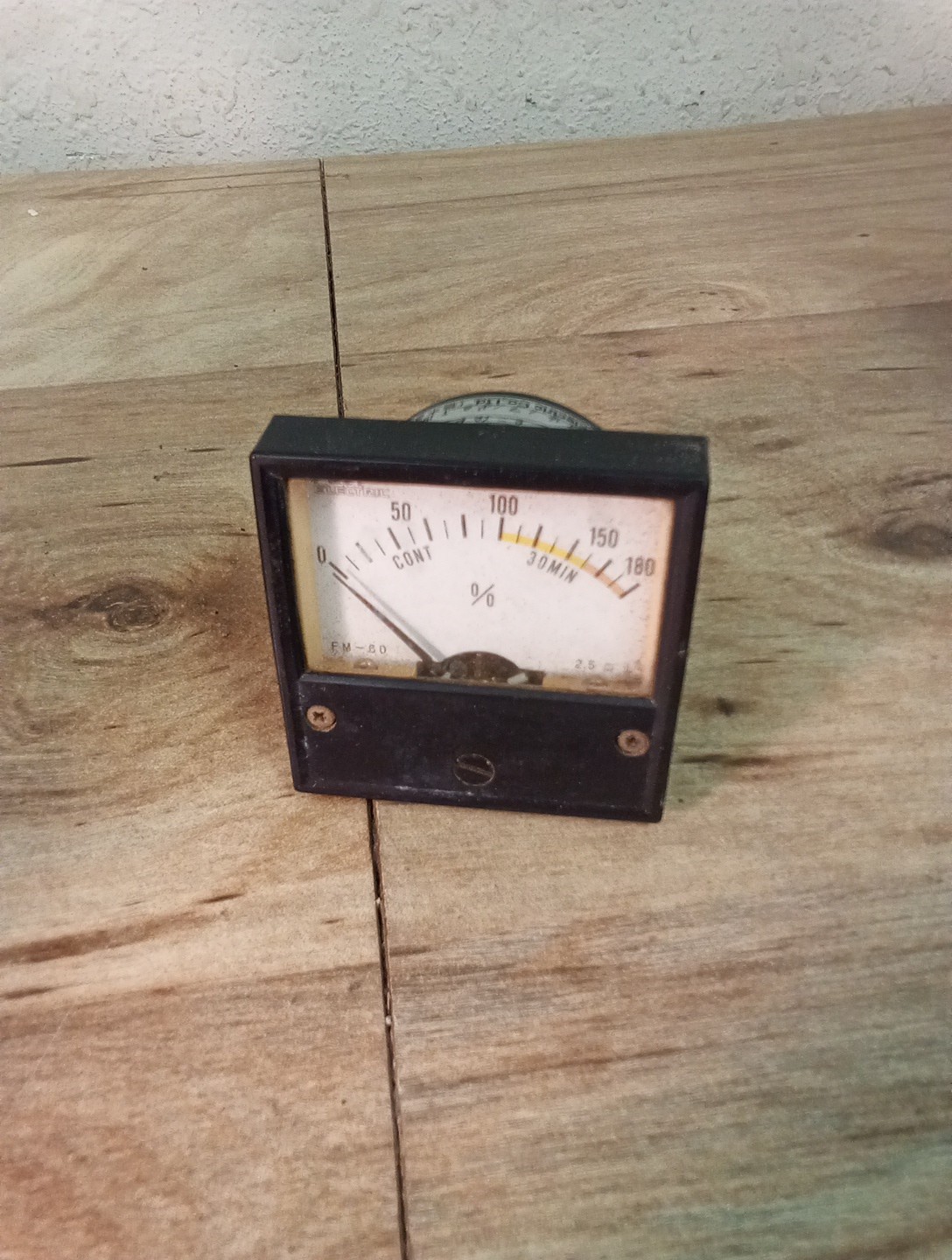 Fuji Electric FS-60 Meter AC Ammeter 0.5a Amp 500Ma Panel Mount