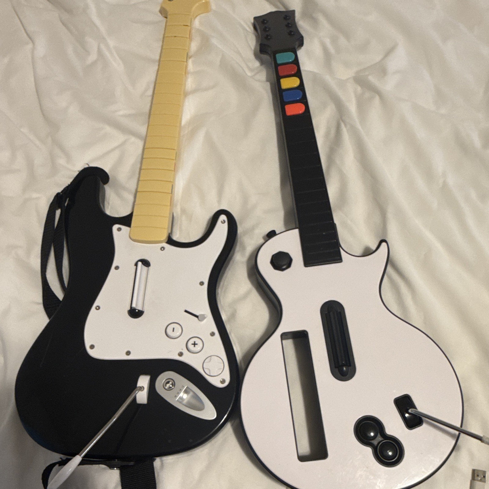 Nintendo Wii Guitar Controller Bundle w/ USB Dongle, Beatles & GH5