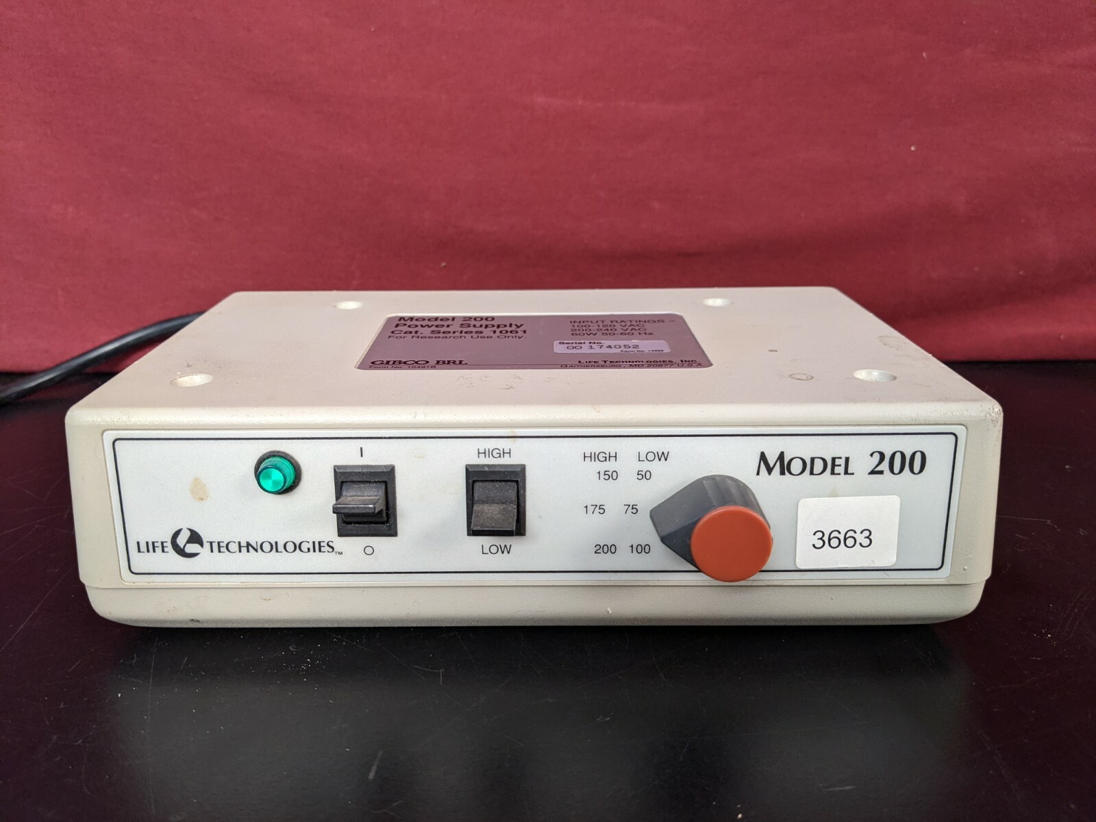 Gibco BRL Life Technologies Model 200 Electrophoresis Power Supply Series 1061